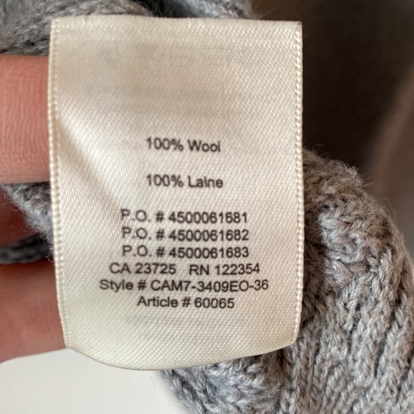 Aritzia Wilfred Free sweater - Picture 5 of 5